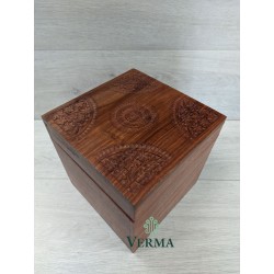 SQUARE BOX CARVED 8X8X8"