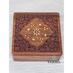 Wooden Carved/Inlaid Box 6"...