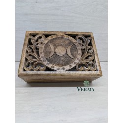 Carved moon sisters Jali...